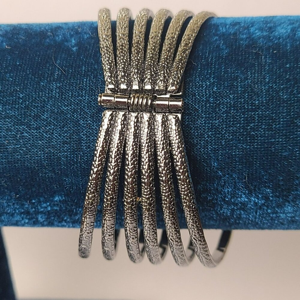 Antiqued Silver/Pewter-Tone Hammered Metal Wire Cuff Bracelet Fashion OSFM - Picture 5 of 9